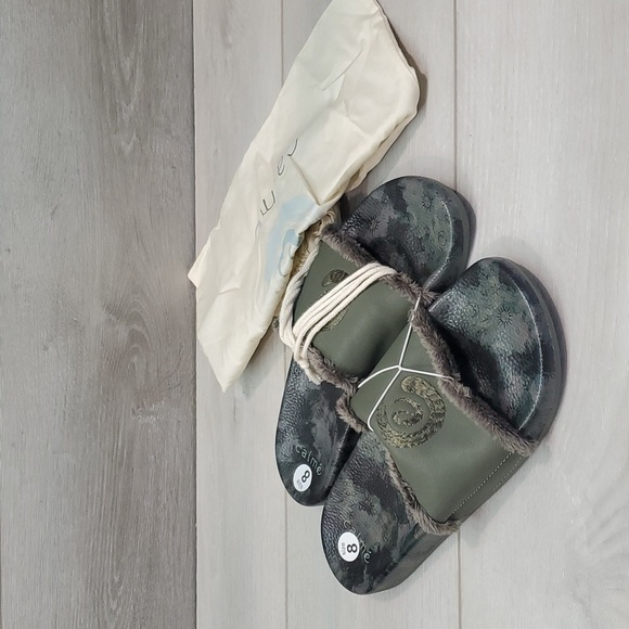 NEW Johnny Was Calme Womens Camo Space Slide Sandals Flip Flop shoes sz 8M - Picture 1 of 8